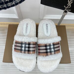 BURBERRY FUR SLIDES - U017