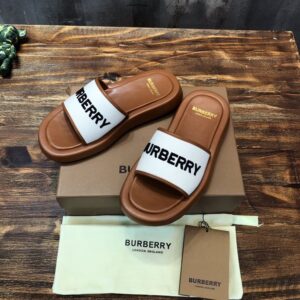 BURBERRY LOGO CANVAS SLIDE SANDALS - U030