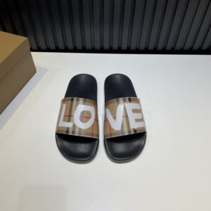 BURBERRY LOVE PRINT VINTAGE CHECK SLIDES - U025