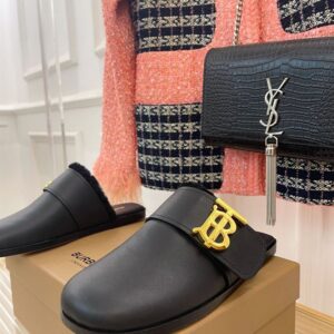 BURBERRY MONOGRAM DETAIL SHEARLING-LINED LEATHER MULES - U018