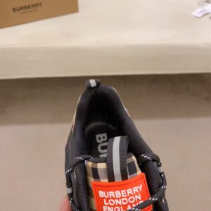 BURBERRY VINTAGE CHECK ARTHUR SNEAKERS - R031