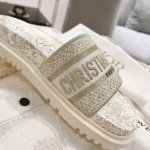 CHRISTIAN DIOR DWAY PLATFORM SLIDE - D060