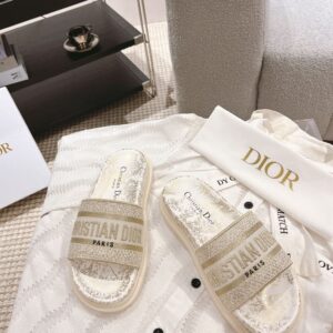 CHRISTIAN DIOR DWAY PLATFORM SLIDE - D060