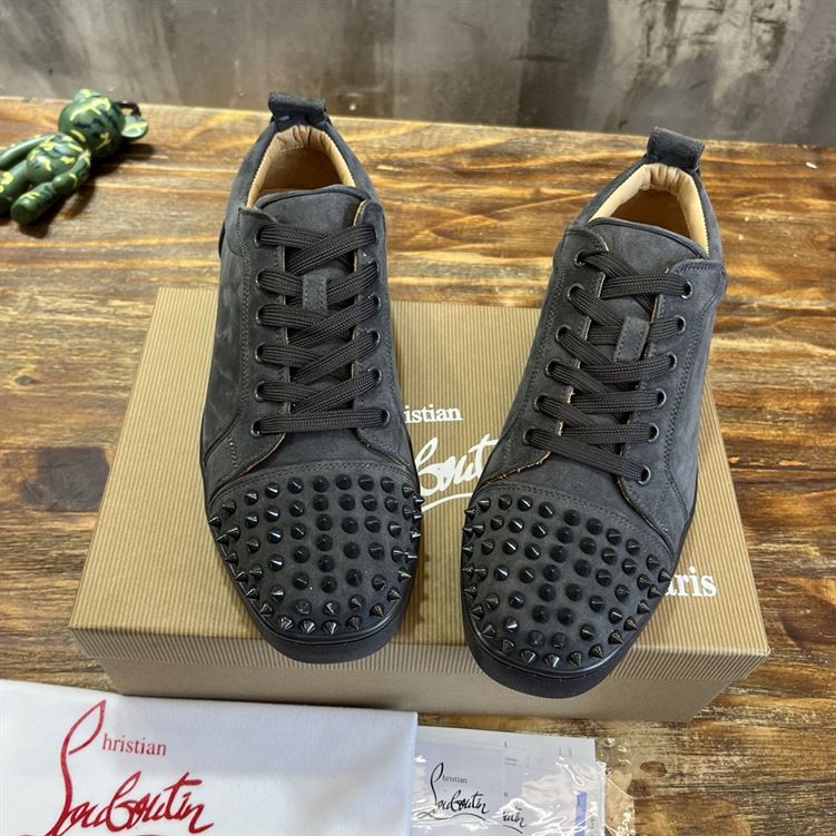 CHRISTIAN LOUBOUTIN LOUIS JUNIOR SPIKES SNEAKER - C041