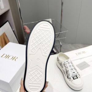 DIOR WALKNDIOR PLATFORM SNEAKER EMBROIDERED COTTON TOILE DE JOUY VOYAGE - I096