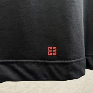 GIVENCHY 4G LOGO T-SHIRT - K021