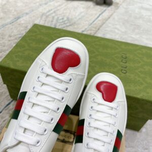 GUCCI ACE EMBROIDERED HEARTS SNEAKER - G156