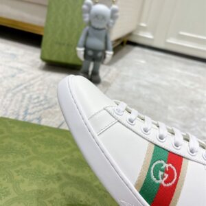 GUCCI ACE SNEAKER WITH INTERLOCKING G - G157