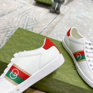 GUCCI ACE SNEAKER WITH INTERLOCKING G - G157