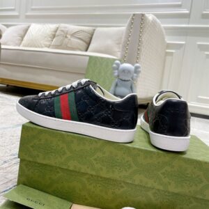 GUCCI BLACK LEATHER SNEAKER - G154