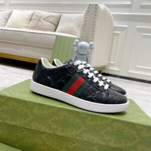 GUCCI BLACK LEATHER SNEAKER - G154