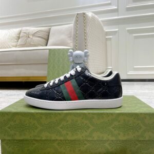 GUCCI BLACK LEATHER SNEAKER - G154