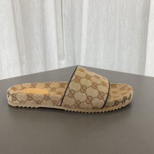 GUCCI GG CANVAS SLIDE SANDAL - Q126