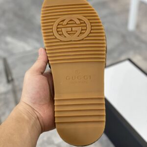 GUCCI GG CANVAS SLIDE SANDAL - Q126