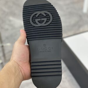 GUCCI GG CANVAS SLIDE SANDAL - Q127