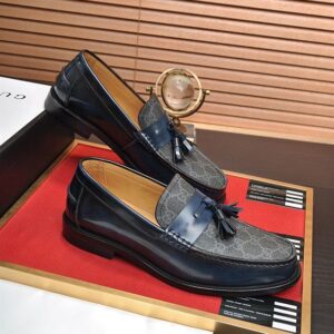 GUCCI GG LOAFER WITH TASSEL - IK042