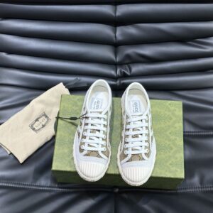 GUCCI GG SUPREME CANVAS SNEAKERS - G045