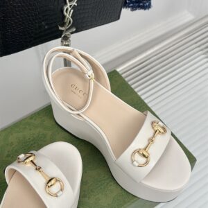 GUCCI HORSEBIT FLATFORM SANDAL - Q002