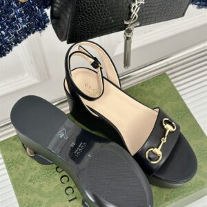 GUCCI HORSEBIT FLATFORM SANDAL - Q003