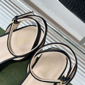 GUCCI HORSEBIT FLATFORM SANDAL - Q003