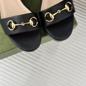 GUCCI HORSEBIT FLATFORM SANDAL - Q003