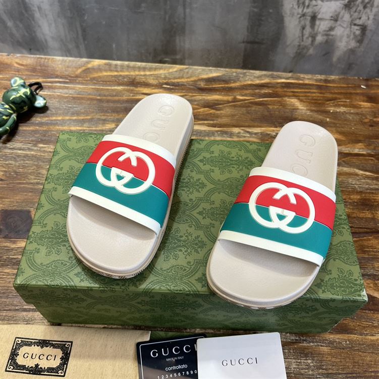 GUCCI INTERLOCKING G SLIDE SANDAL - Q106