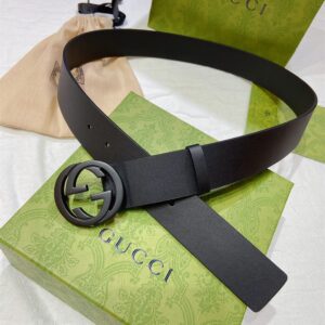 GUCCI LEATHER BELT WITH INTERLOCKING G - AB010