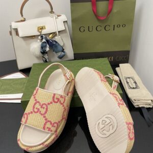 GUCCI MONOGRAM PLATFORM ROUND TOE RUBBER SOLE - Q079