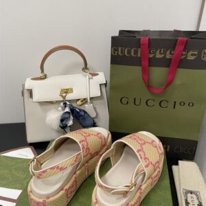 GUCCI MONOGRAM PLATFORM ROUND TOE RUBBER SOLE - Q079