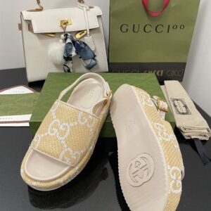 GUCCI MONOGRAM PLATFORM ROUND TOE RUBBER SOLE - Q080