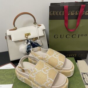 GUCCI MONOGRAM PLATFORM ROUND TOE RUBBER SOLE - Q080