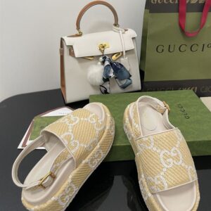 GUCCI MONOGRAM PLATFORM ROUND TOE RUBBER SOLE - Q080