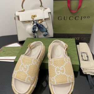 GUCCI MONOGRAM PLATFORM ROUND TOE RUBBER SOLE - Q080