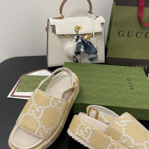 GUCCI MONOGRAM PLATFORM ROUND TOE RUBBER SOLE - Q080