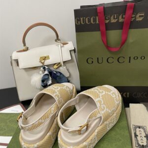 GUCCI MONOGRAM PLATFORM ROUND TOE RUBBER SOLE - Q080