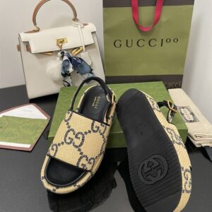 GUCCI MONOGRAM PLATFORM ROUND TOE RUBBER SOLE - Q081