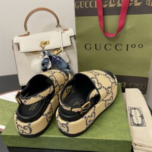 GUCCI MONOGRAM PLATFORM ROUND TOE RUBBER SOLE - Q081