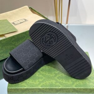 GUCCI PLATFORM SLIDE SANDAL - Q040