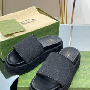 GUCCI PLATFORM SLIDE SANDAL - Q040