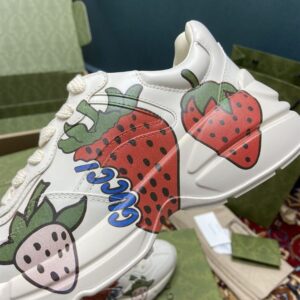 GUCCI RHYTON STRAWBERRY SNEAKERS - G172