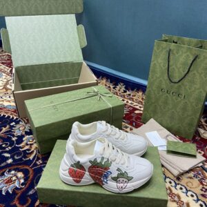 GUCCI RHYTON STRAWBERRY SNEAKERS - G172