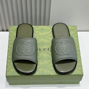 GUCCI SLIDE SANDAL WITH INTERLOCKING G - Q095