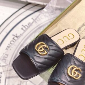 GUCCI SLIDE WITH DOUBLE G - Q068