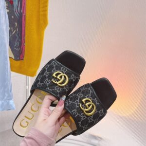 GUCCI SLIDE WITH DOUBLE G - Q072