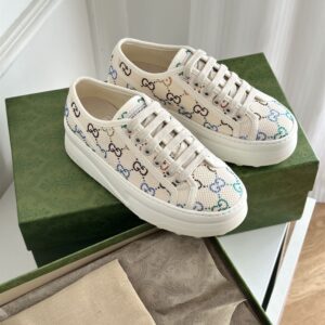 GUCCI WOMEN'S GG SNEAKER - G029