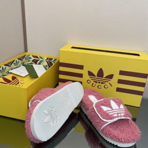 GUCCI x ADIDAS GG PLATFORM SANDAL - Q064