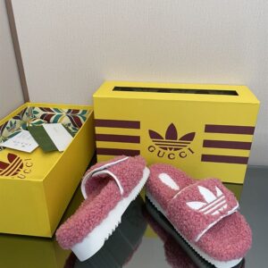 GUCCI x ADIDAS GG PLATFORM SANDAL - Q064