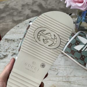 GUCCI x ADIDAS SLIDE SANDAL - Q082