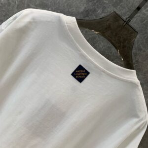 LOUIS VUITTON EMBROIDERED SHORT-SLEEVED T-SHIRT - V004