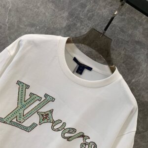 LOUIS VUITTON EMBROIDERED SHORT-SLEEVED T-SHIRT - V004